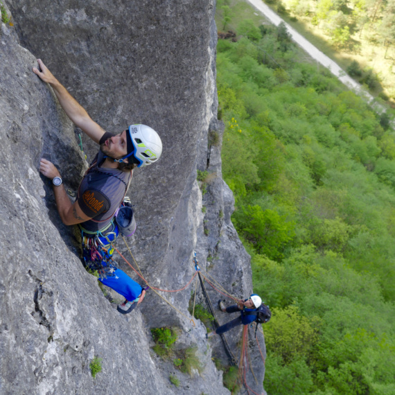 Multipitch climbing course in the Dolomites. MountainFree